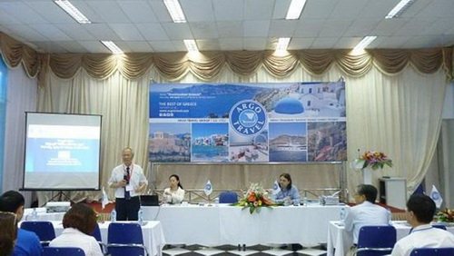 Phó Chủ tịch Hiệp hội Du lịch Việt Nam, Vũ Thế Bình phát biểu tại hội thảo